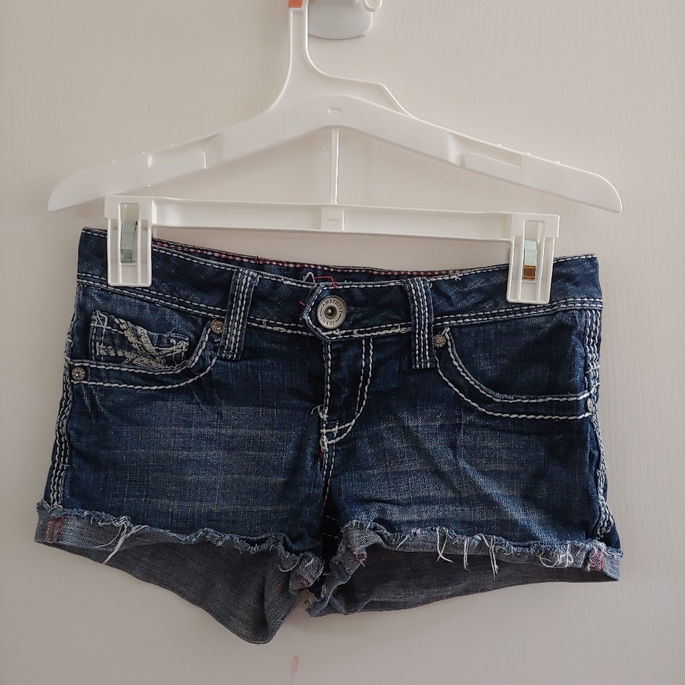 💥Flash Sale💥Distressed Denim shorts